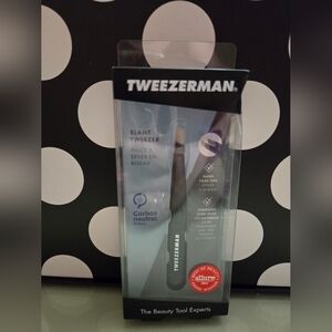 ✨️Tweezerman Slant Tweezer✨️